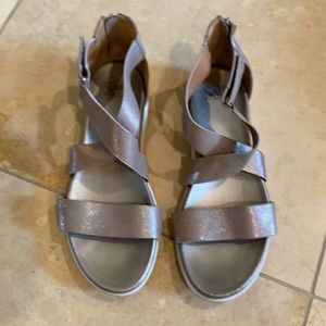 Sofft Sandal metallic silver size 9